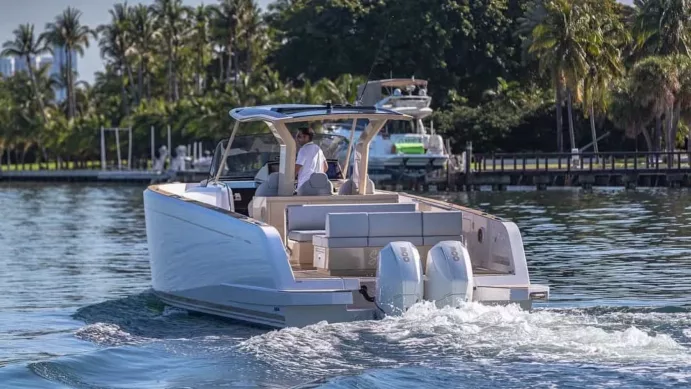 38 FEET - PARDO with Twins 300hp Mercury - Image 4