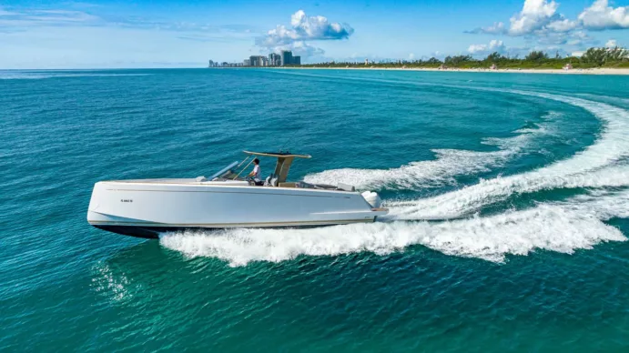 38 FEET - PARDO with Twins 300hp Mercury - Image 13
