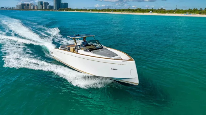 38 FEET - PARDO with Twins 300hp Mercury - Image 17