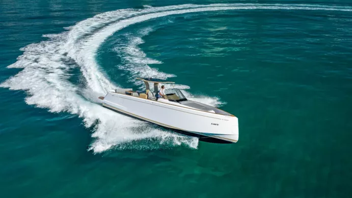 38 FEET - PARDO with Twins 300hp Mercury - Image 20