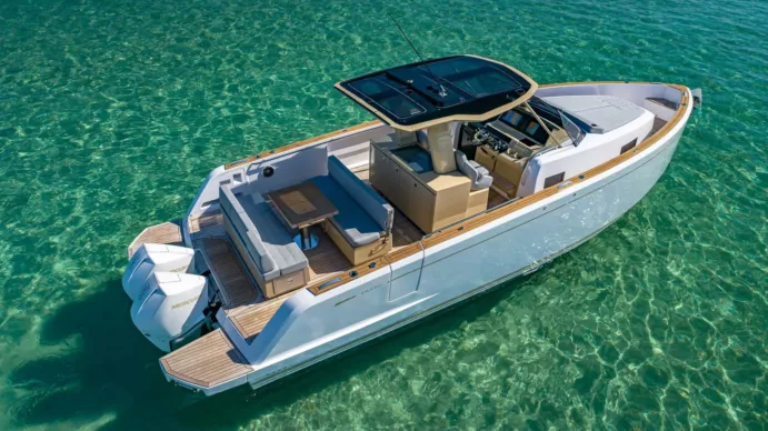 38 FEET - PARDO with Twins 300hp Mercury - Image 23