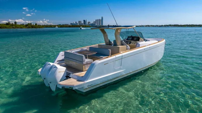 38 FEET - PARDO with Twins 300hp Mercury - Image 24