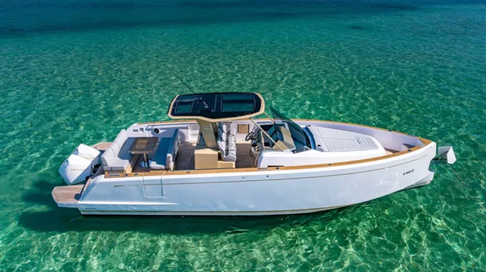 38 FEET - PARDO with Twins 300hp Mercury - Image 28
