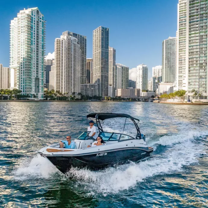 27 FEET - Black Monterey with 300HP